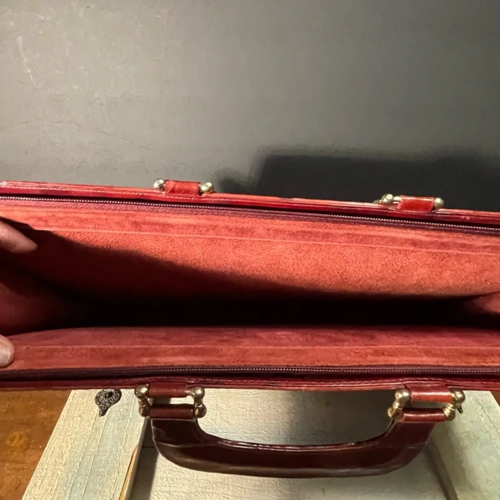 Elegant eel skin Briefcase